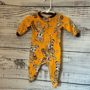 Mickey and Minnie Halloween sleeper size 0/3 months